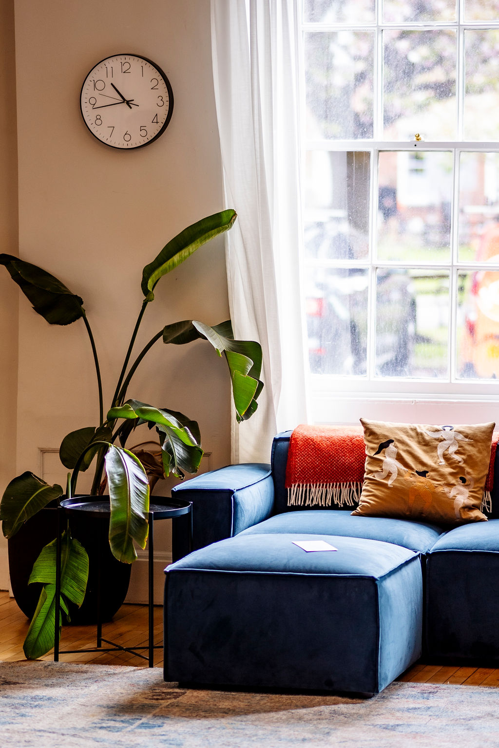 Gather Round Coworking Sofa